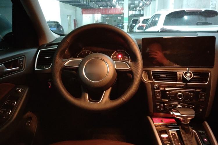 Used Audi Q5 2017 Plus 40 TFSI Ambition Model Steering Wheel