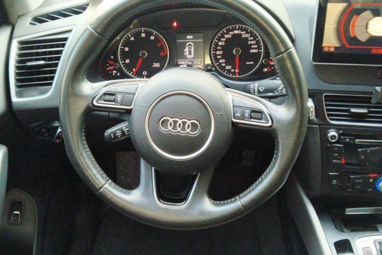 Used Audi Q5 2017 Plus 40 TFSI Ambition Model Steering Wheel