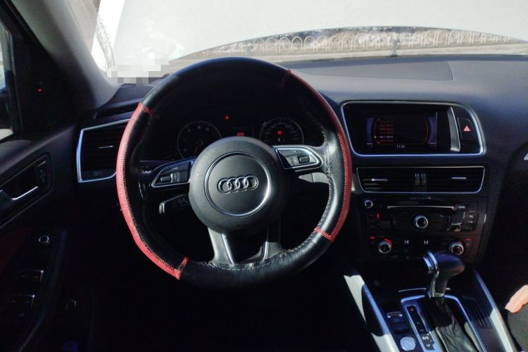 Used Audi Q5 2017 Plus 40 TFSI Technology Model Steering Wheel
