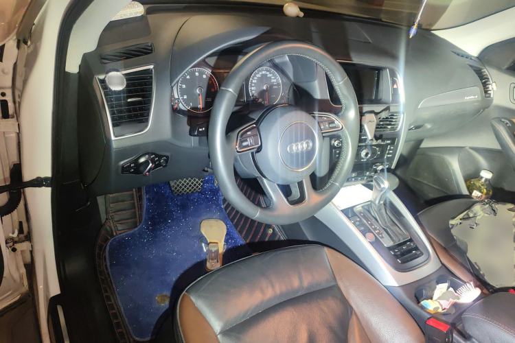 Used Audi Q5 2017 Plus 40 TFSI Technology Model Steering Wheel