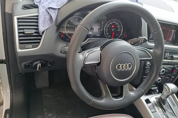 Used Audi Q5 2017 Plus 40 TFSI Ambition Model Steering Wheel