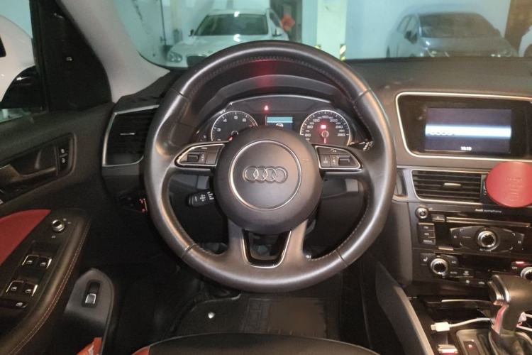 Used Audi Q5 2017 Plus 40 TFSI Technology Model Steering Wheel