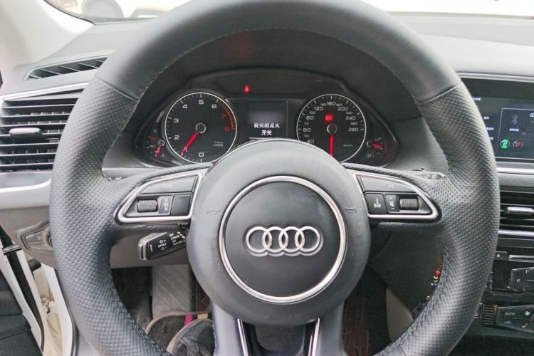 Used Audi Q5 2017 40 TFSI Ambition Edition Steering Wheel