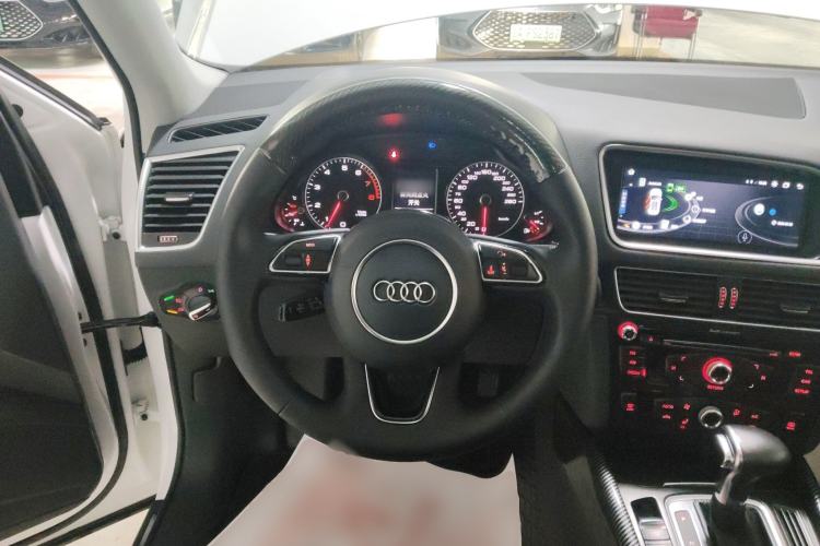 Used Audi Q5 2017 40 TFSI Ambition Edition Steering Wheel