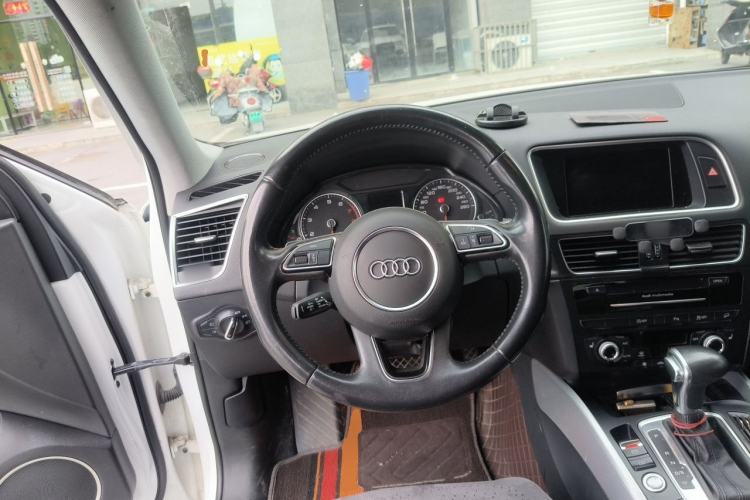Used Audi Q5 2017 40 TFSI Dynamic Edition Steering Wheel