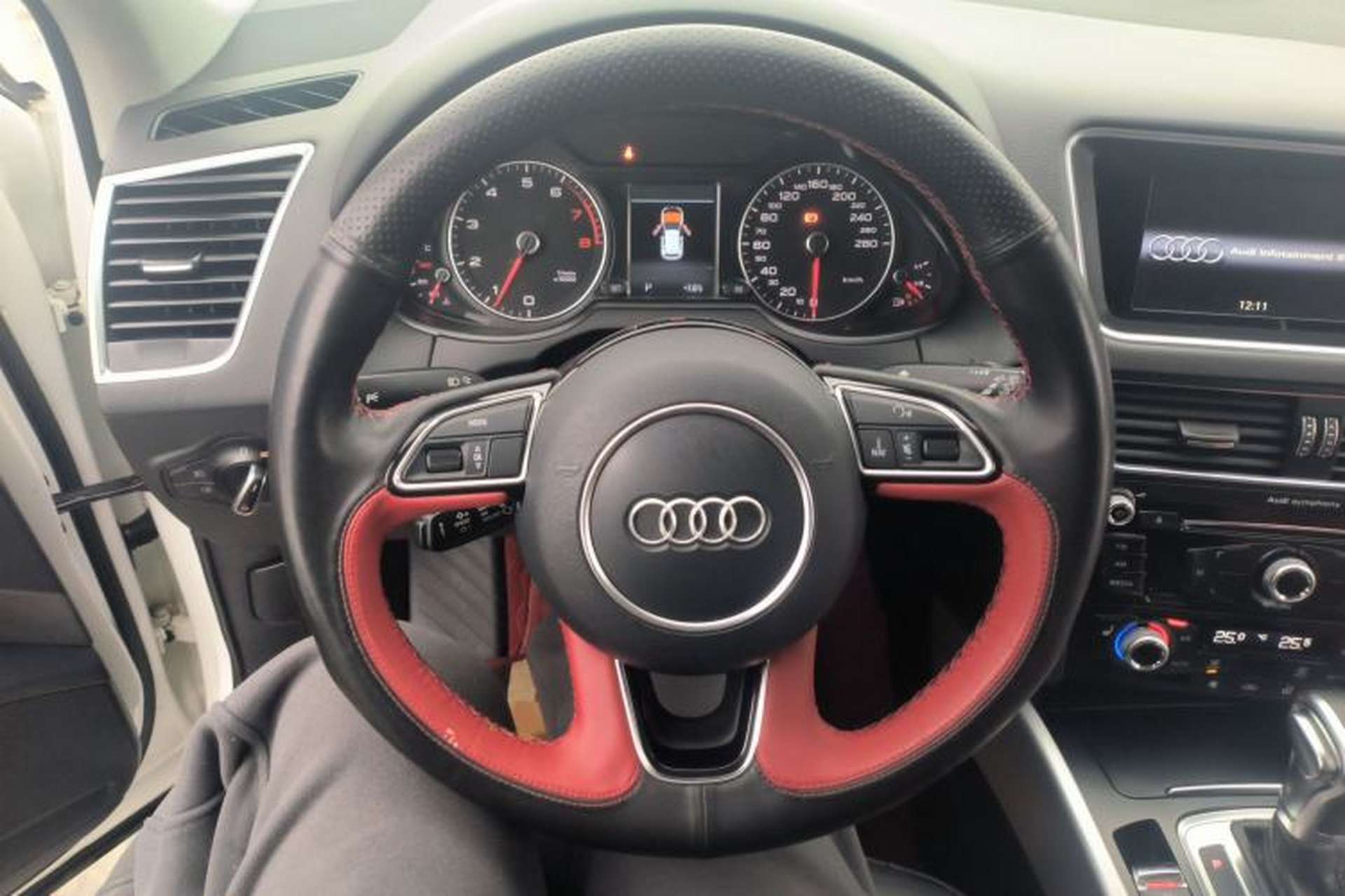Used Audi Q5 2017 Plus 40 TFSI Technology Model Steering Wheel