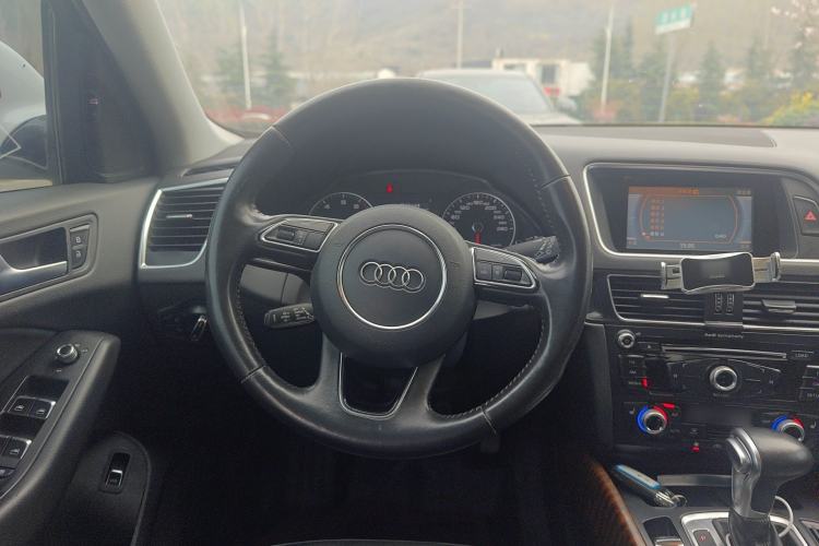Used Audi Q5 2017 40 TFSI Technology Edition Steering Wheel