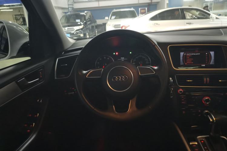 Used Audi Q5 2017 Plus 40 TFSI Ambition Model Steering Wheel