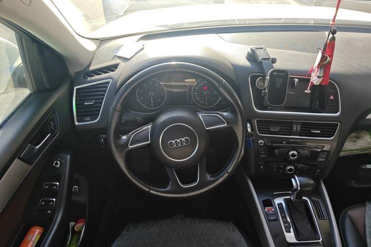 Used Audi Q5 2017 40 TFSI Ambition Edition Steering Wheel