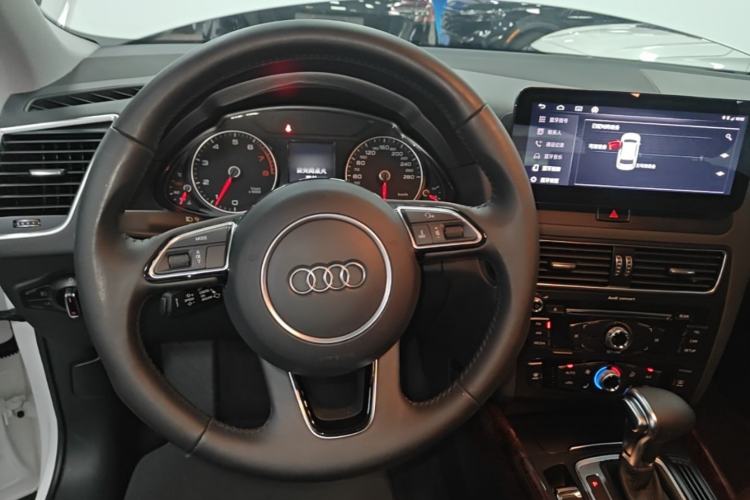 Used Audi Q5 2017 40 TFSI Ambition Edition Steering Wheel