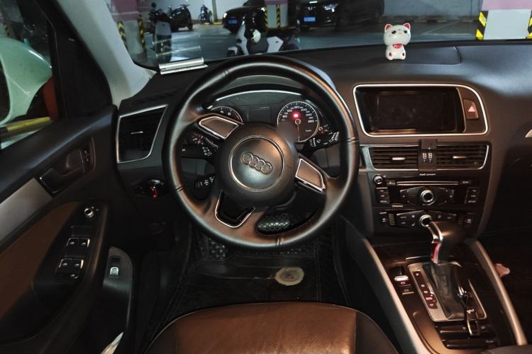 Used Audi Q5 2017 40 TFSI Ambition Edition Steering Wheel