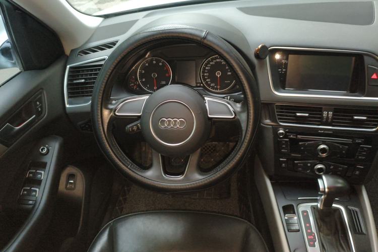 Used Audi Q5 2017 40 TFSI Ambition Edition Steering Wheel