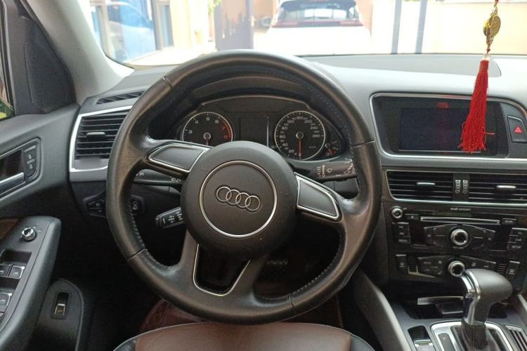 Used Audi Q5 2017 40 TFSI Ambition Edition Steering Wheel