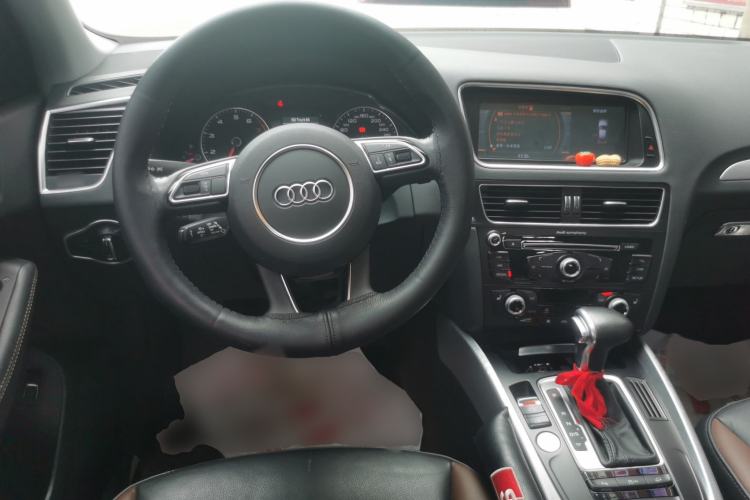 Used Audi Q5 2017 Plus 40 TFSI Technology Model Steering Wheel