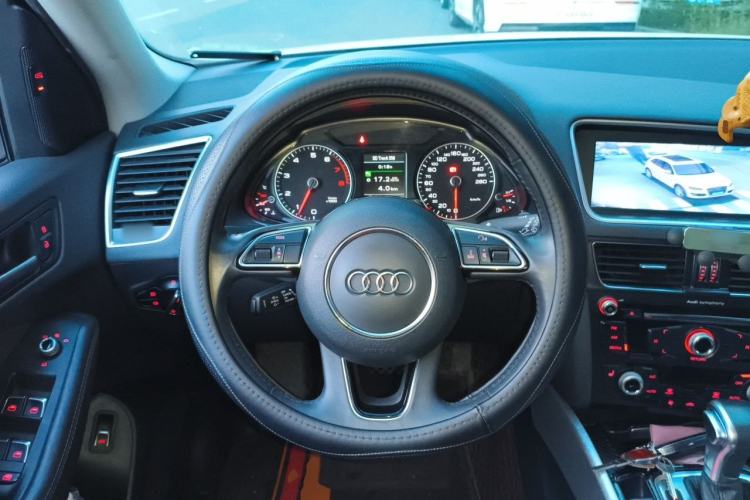 Used Audi Q5 2017 Plus 40 TFSI Technology Model Steering Wheel