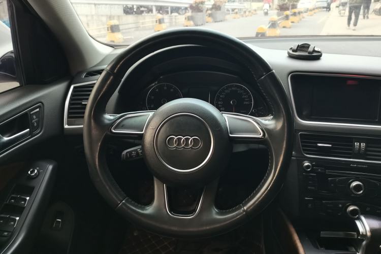 Used Audi Q5 2017 Plus 40 TFSI Ambition Model Steering Wheel