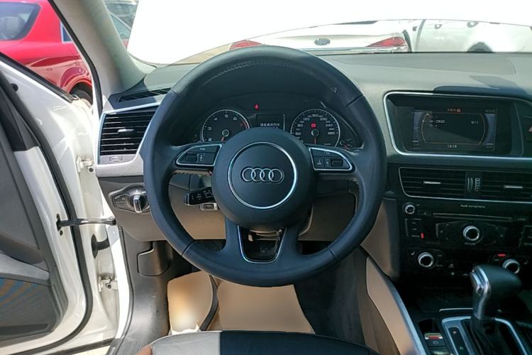 Used Audi Q5 2017 Plus 40 TFSI Technology Model Steering Wheel