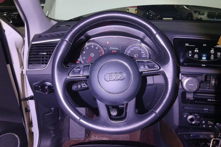 Used Audi Q5 2017 40 TFSI Technology Edition Steering Wheel