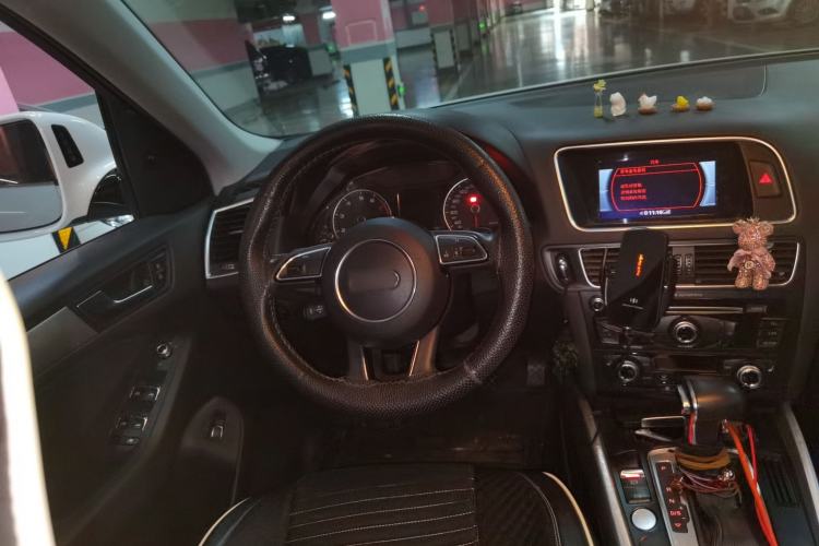 Used Audi Q5 2017 40 TFSI Technology Edition Steering Wheel