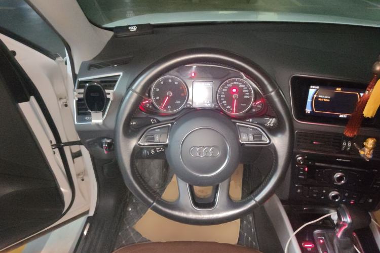 Used Audi Q5 2017 40 TFSI Ambition Edition Steering Wheel