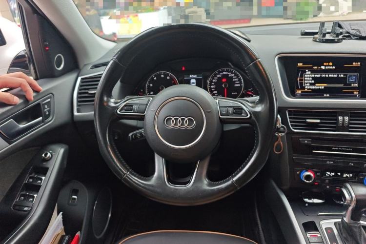 Used Audi Q5 2017 40 TFSI Dynamic Edition Steering Wheel