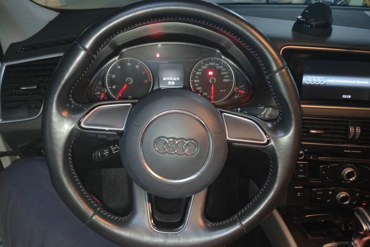 Used Audi Q5 2017 40 TFSI Ambition Edition Steering Wheel