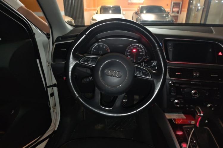 Used Audi Q5 2017 40 TFSI Technology Edition Steering Wheel