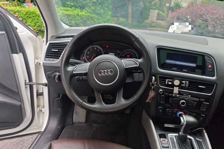 Used Audi Q5 2017 Plus 40 TFSI Ambition Model Steering Wheel