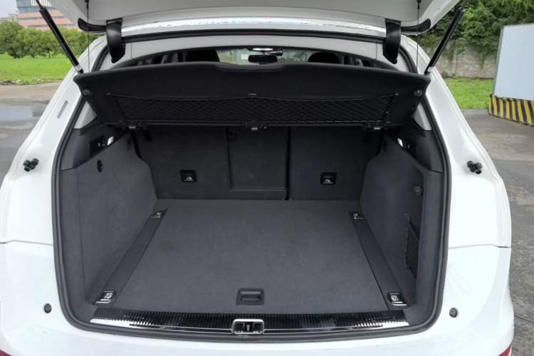 Used Audi Q5 2017 Plus 40 TFSI Technology Model Trunk