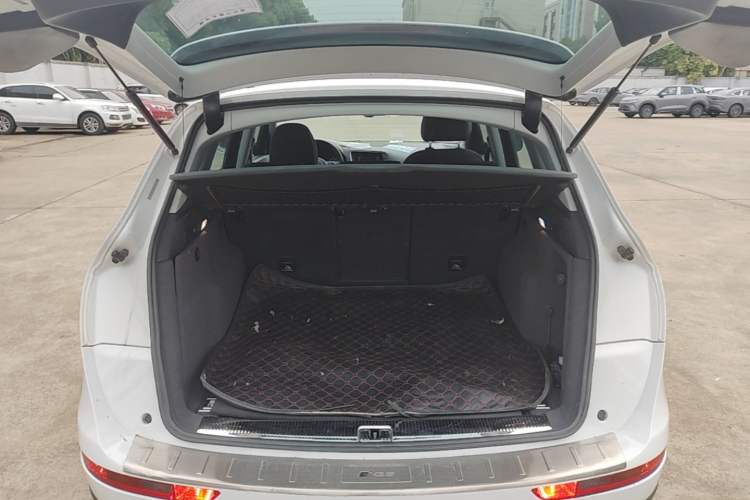 Used Audi Q5 2017 Plus 40 TFSI Technology Model Trunk