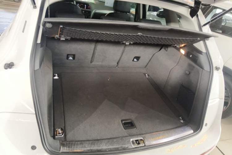 Used Audi Q5 2017 40 TFSI Technology Edition Trunk