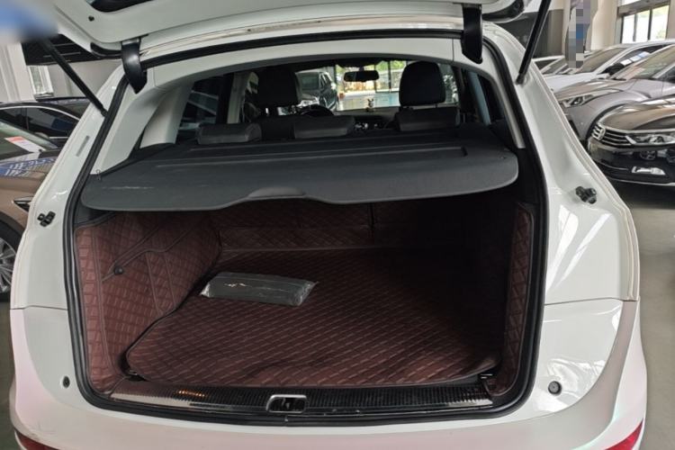 Used Audi Q5 2017 Plus 40 TFSI Technology Model Trunk