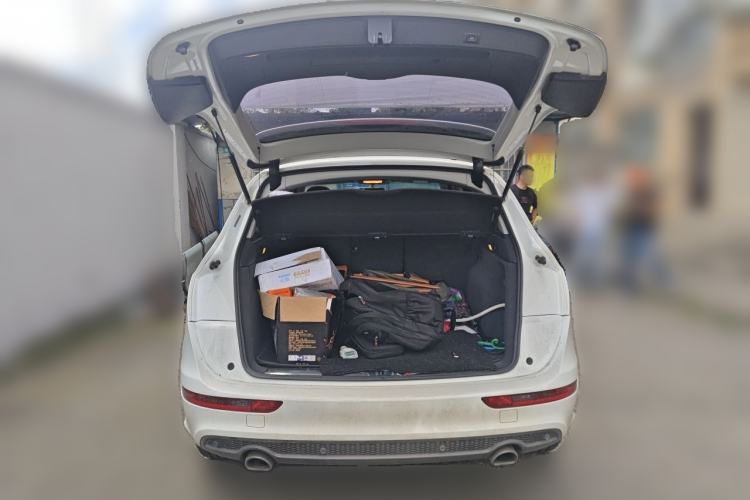 Used Audi Q5 2017 Plus 40 TFSI Ambition Model Trunk