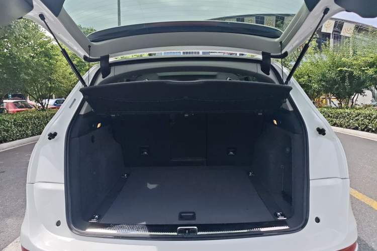 Used Audi Q5 2017 40 TFSI Technology Edition Trunk