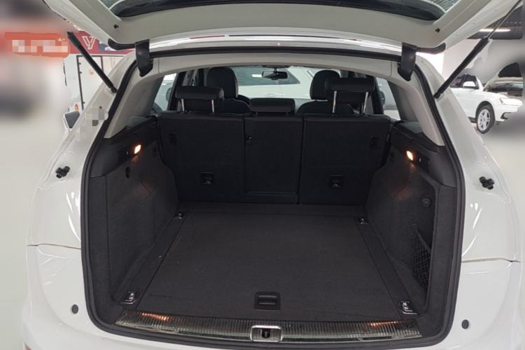 Used Audi Q5 2017 Plus 40 TFSI Technology Model Trunk