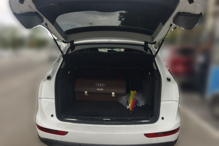 Used Audi Q5 2017 40 TFSI Comfort Model Trunk