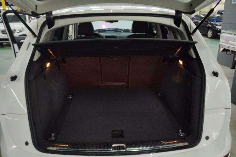 Used Audi Q5 2017 40 TFSI Technology Edition Trunk