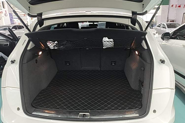 Used Audi Q5 2017 Plus 40 TFSI Technology Model Trunk