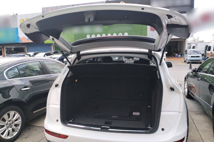 Used Audi Q5 2017 Plus 40 TFSI Technology Model Trunk