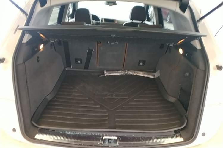 Used Audi Q5 2017 40 TFSI Comfort Model Trunk