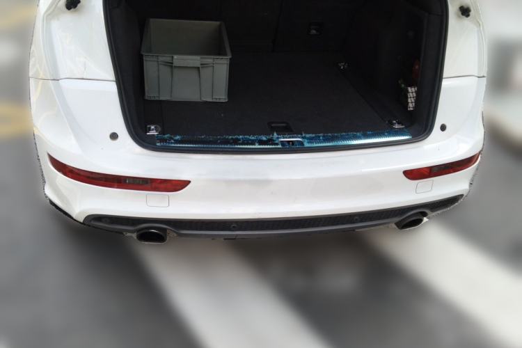 Used Audi Q5 2017 Plus 40 TFSI Ambition Model Trunk