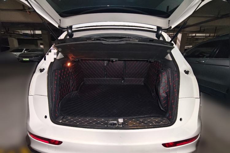 Used Audi Q5 2017 Plus 40 TFSI Ambition Model Trunk