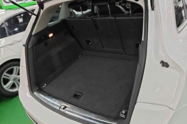 Used Audi Q5 2017 Plus 40 TFSI Technology Model Trunk