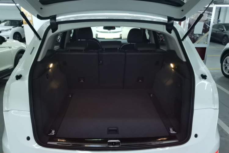 Used Audi Q5 2017 Plus 40 TFSI Technology Model Trunk
