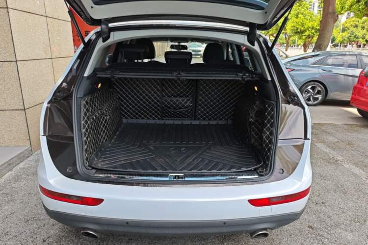 Used Audi Q5 2017 40 TFSI Technology Edition Trunk