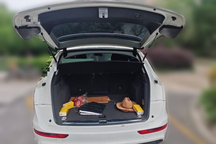 Used Audi Q5 2017 Plus 40 TFSI Ambition Model Trunk