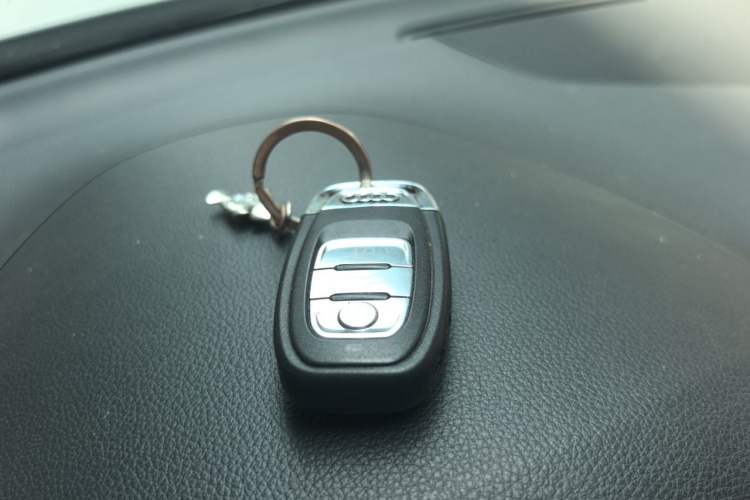 Used Audi Q5 2017 Plus 40 TFSI Ambition Model Vehicle Key