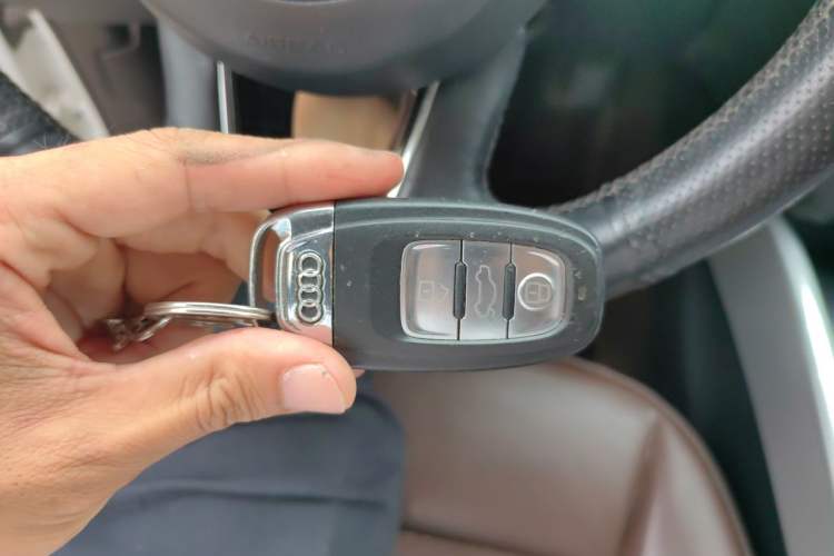 Used Audi Q5 2017 40 TFSI Technology Edition Vehicle Key