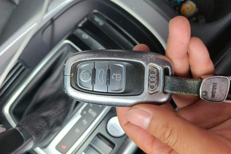 Used Audi Q5 2017 40 TFSI Technology Edition Vehicle Key