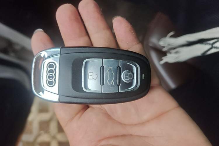 Used Audi Q5 2017 40 TFSI Technology Edition Vehicle Key